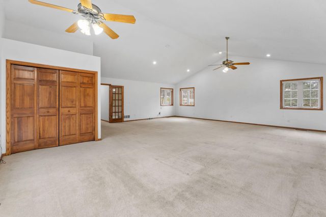 9675 SUMMIT Place, Chaska, MN 55318