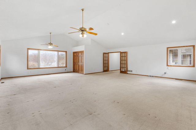 9675 SUMMIT Place, Chaska, MN 55318