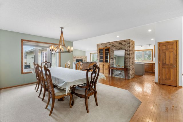 9675 SUMMIT Place, Chaska, MN 55318