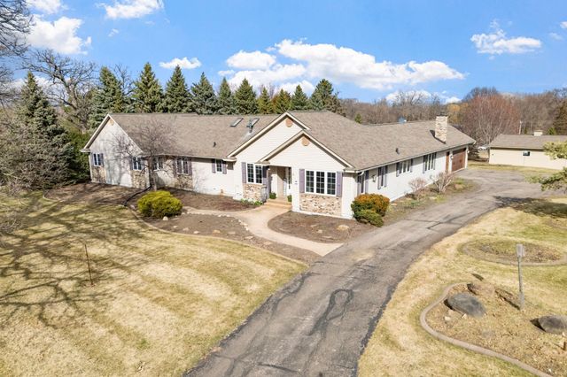 9675 SUMMIT Place, Chaska, MN 55318