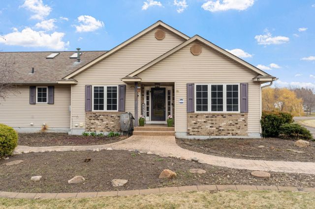 9675 SUMMIT Place, Chaska, MN 55318