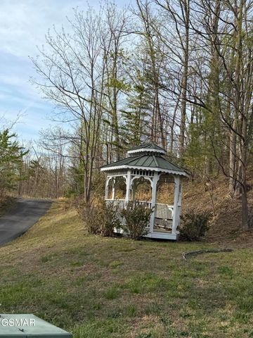 956 Street Of Dreams Way, Gatlinburg, TN 37738