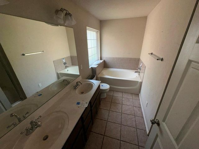 1100 NW 190th Place, Edmond, OK 73012