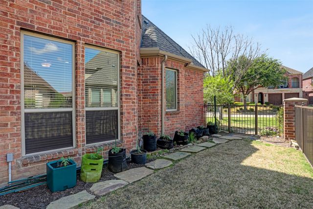 20 Glistening Pond Drive, Frisco, TX 75034