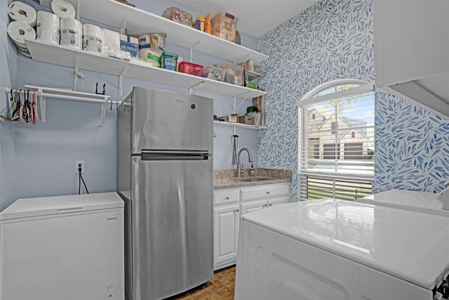 20 Glistening Pond Drive, Frisco, TX 75034