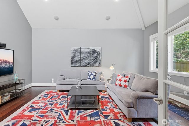 25817 SE 31st Place, Sammamish, WA 98075