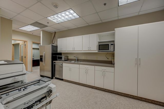 1201 Yale Place A100, Minneapolis, MN 55403