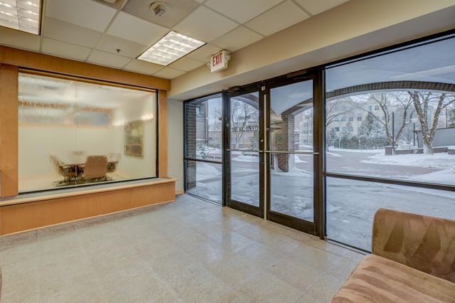 1201 Yale Place A100, Minneapolis, MN 55403