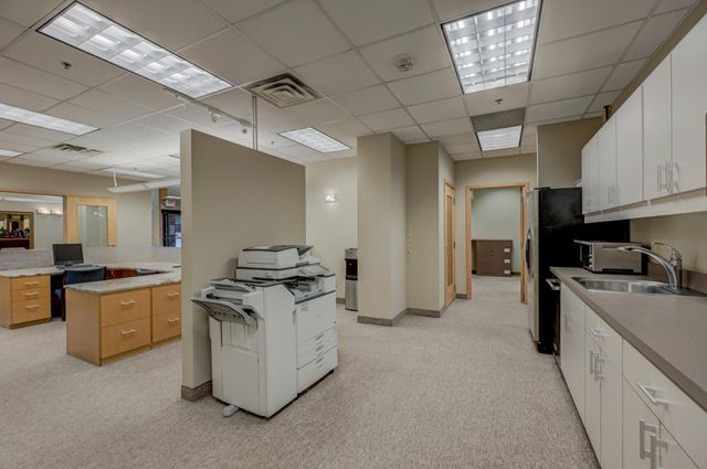 1201 Yale Place A100, Minneapolis, MN 55403