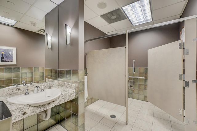 1201 Yale Place A100, Minneapolis, MN 55403