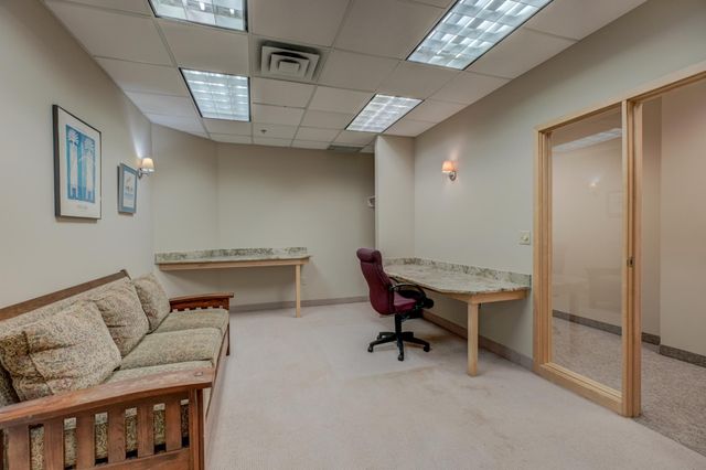 1201 Yale Place A100, Minneapolis, MN 55403