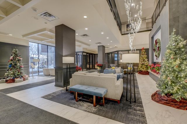 1201 Yale Place A100, Minneapolis, MN 55403