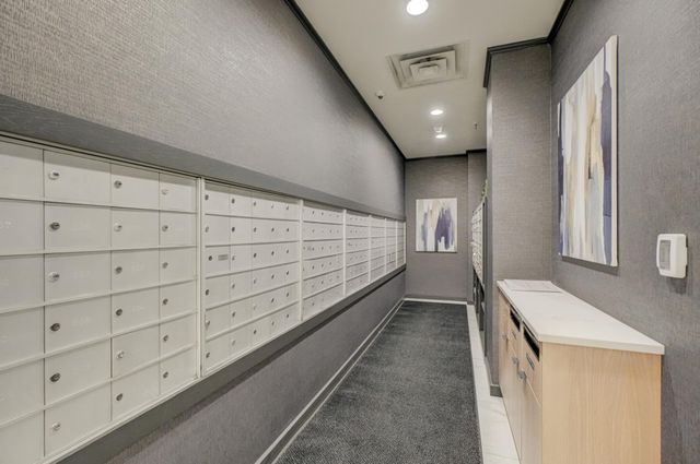 1201 Yale Place A100, Minneapolis, MN 55403