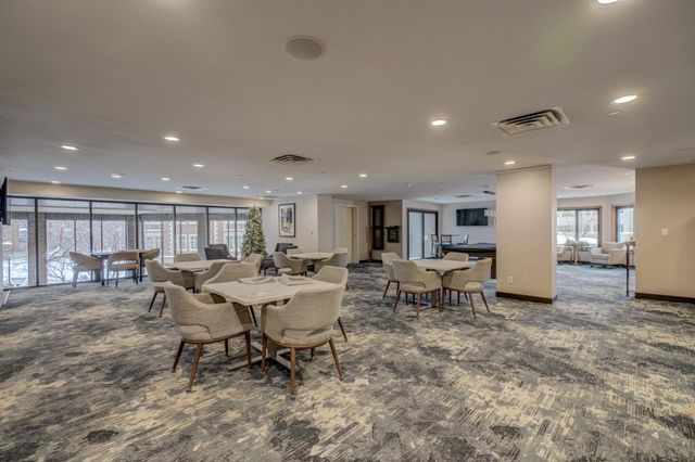 1201 Yale Place A100, Minneapolis, MN 55403