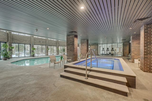 1201 Yale Place A100, Minneapolis, MN 55403