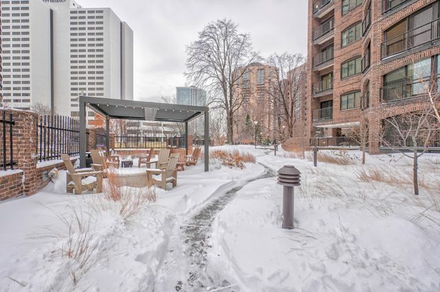 1201 Yale Place A100, Minneapolis, MN 55403