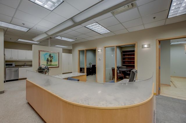 1201 Yale Place A100, Minneapolis, MN 55403