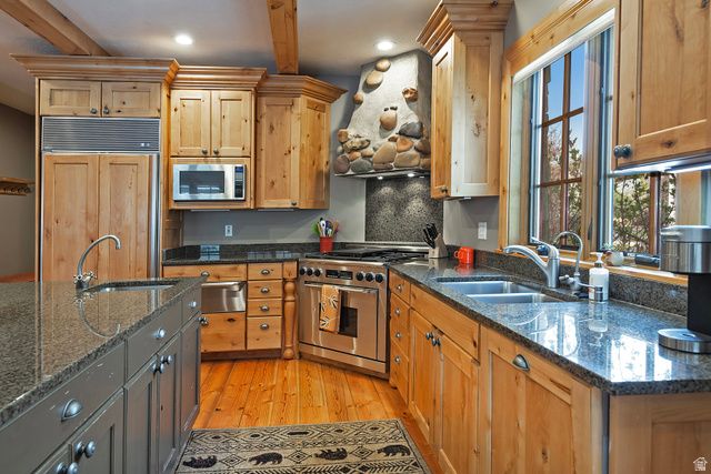 606 E HOLLY HAVEN CIR, Murray, UT 84107