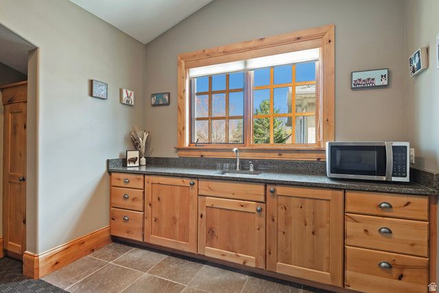 606 E HOLLY HAVEN CIR, Murray, UT 84107