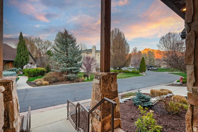 606 E HOLLY HAVEN CIR, Murray, UT 84107