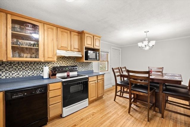 9 Hillside Ave, Berkley, MA 02779