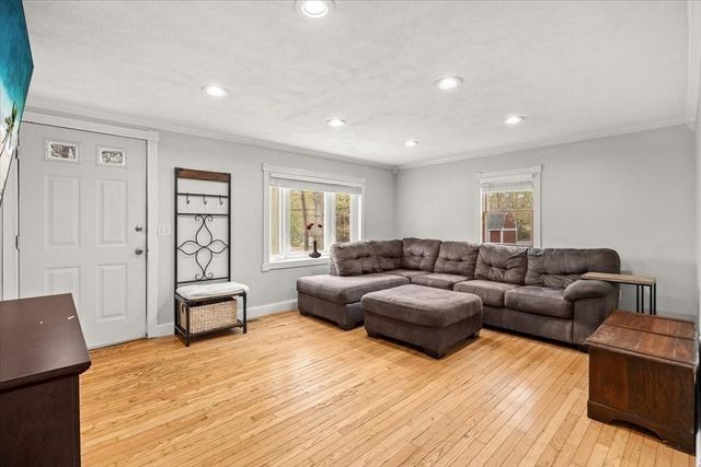 9 Hillside Ave, Berkley, MA 02779