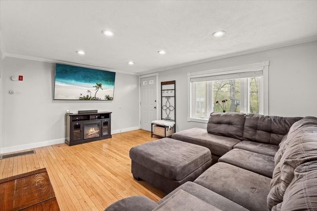 9 Hillside Ave, Berkley, MA 02779