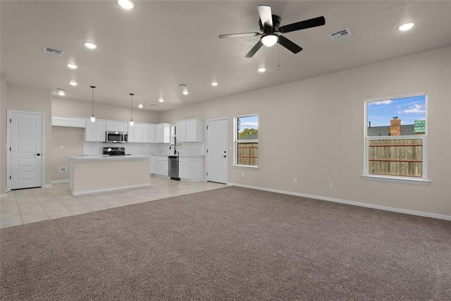 811 Venice Court, Kingfisher, OK 73750