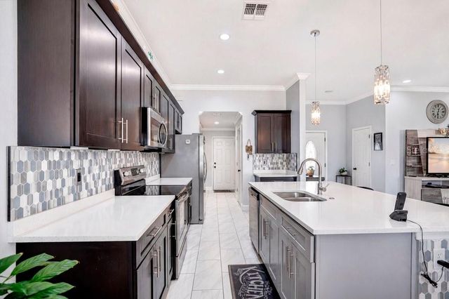 2412 AINSWORTH AVENUE, Deltona, FL 32738