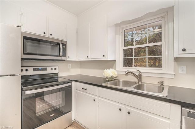 613 Piney Grove Road, Kernersville, NC 27284