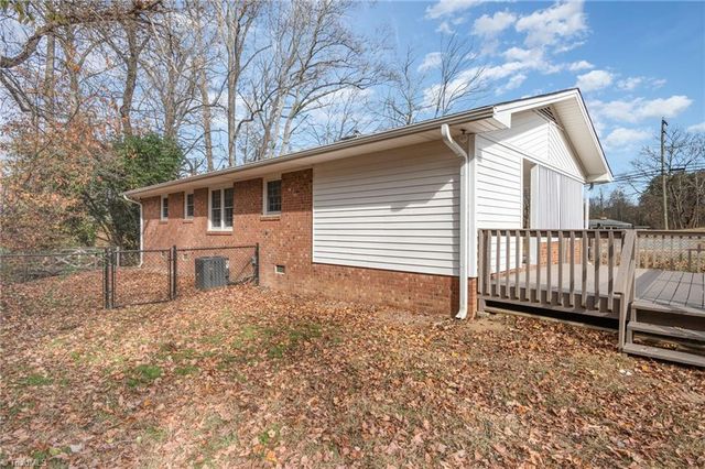 613 Piney Grove Road, Kernersville, NC 27284