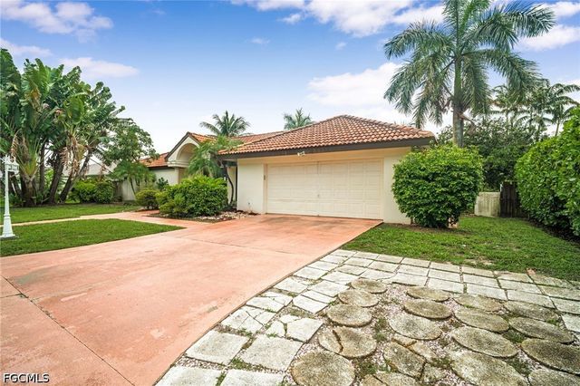 5231 Greenbriar DR, Fort Myers, FL 33919