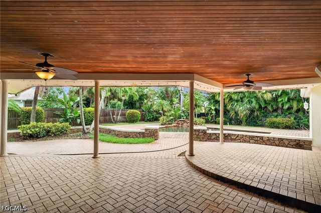 5231 Greenbriar DR, Fort Myers, FL 33919