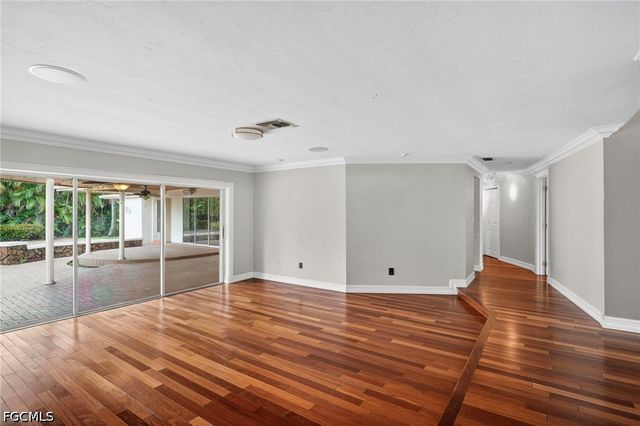 5231 Greenbriar DR, Fort Myers, FL 33919