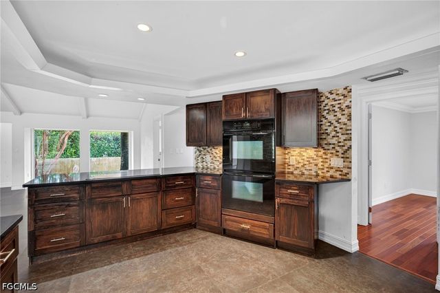 5231 Greenbriar DR, Fort Myers, FL 33919