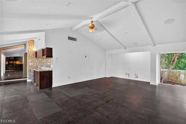 5231 Greenbriar DR, Fort Myers, FL 33919