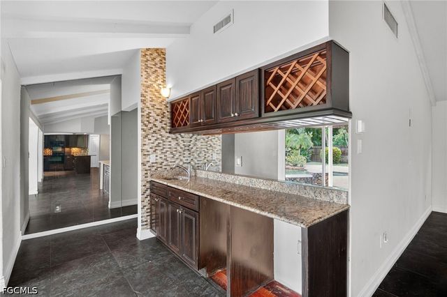 5231 Greenbriar DR, Fort Myers, FL 33919