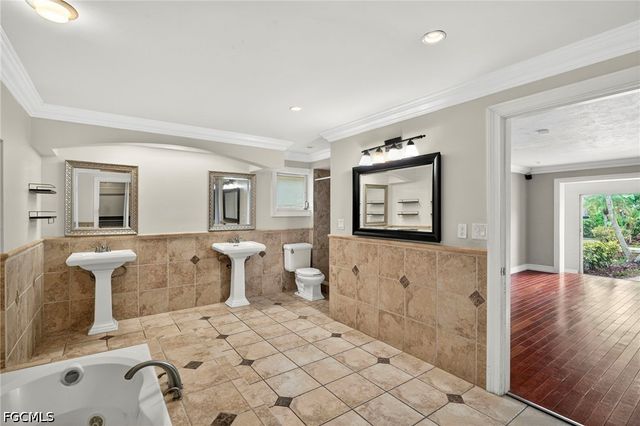 5231 Greenbriar DR, Fort Myers, FL 33919