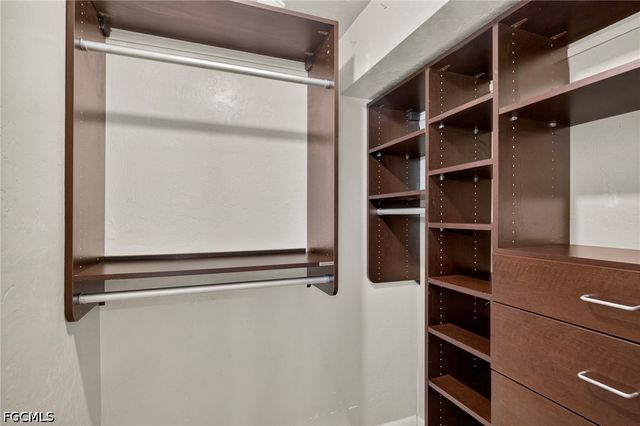 5231 Greenbriar DR, Fort Myers, FL 33919