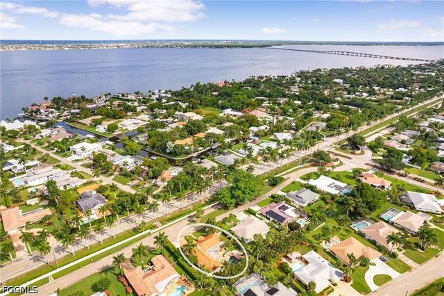 5231 Greenbriar DR, Fort Myers, FL 33919
