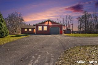 822 W 60th Street, Newaygo, MI 49337