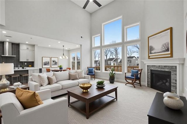 72 Clear Lake Parkway, Hoschton, GA 30548