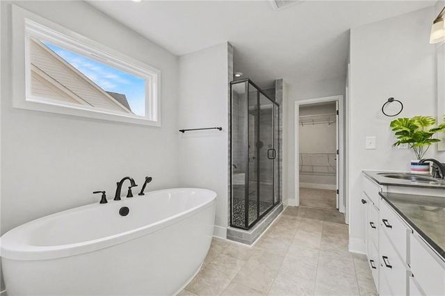 72 Clear Lake Parkway, Hoschton, GA 30548