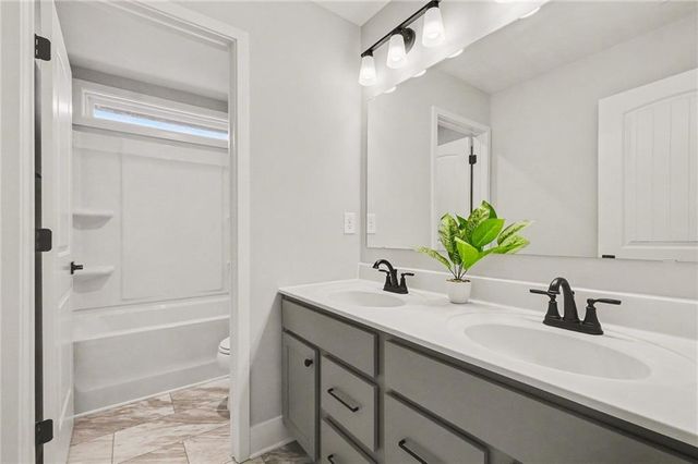 72 Clear Lake Parkway, Hoschton, GA 30548