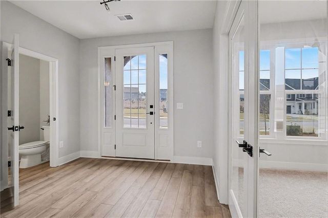 72 Clear Lake Parkway, Hoschton, GA 30548