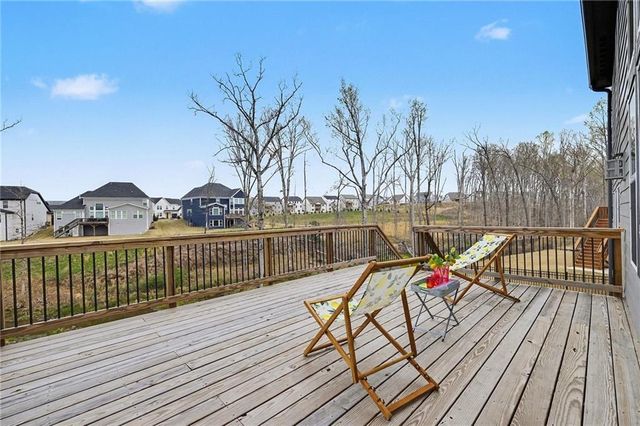 72 Clear Lake Parkway, Hoschton, GA 30548