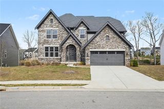 72 Clear Lake Parkway, Hoschton, GA 30548