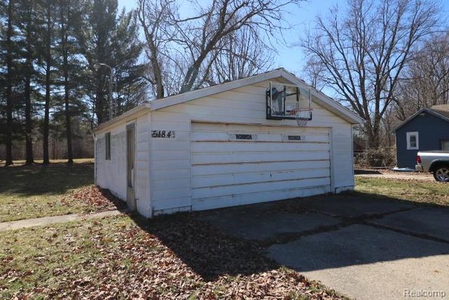 5184 E Mount Morris Road, Mount Morris, MI 48458