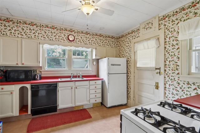 2610 2nd Avenue SE, Cedar Rapids, IA 52403