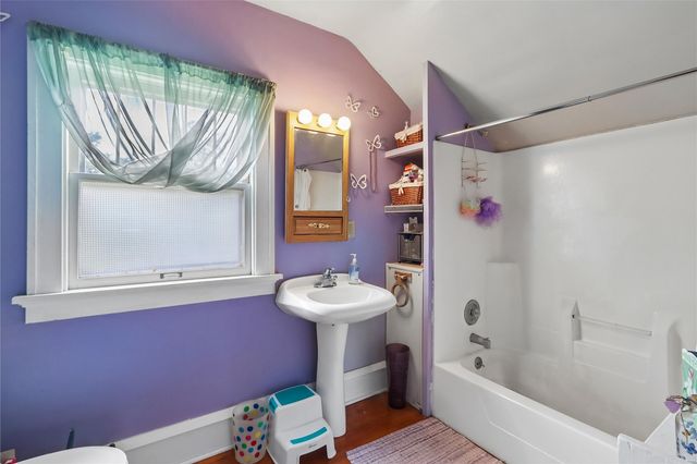 2610 2nd Avenue SE, Cedar Rapids, IA 52403